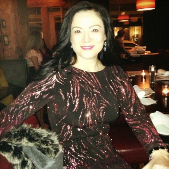 Meet your Posher, Cynthia - Picture 1 of 1